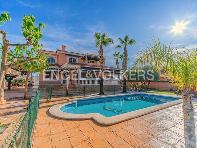 4 chambre Villa/Maison à vendre à San Vicente / Sant Vicent del Raspeig avec piscine garage - 695 000 € (Ref: 8897597)
