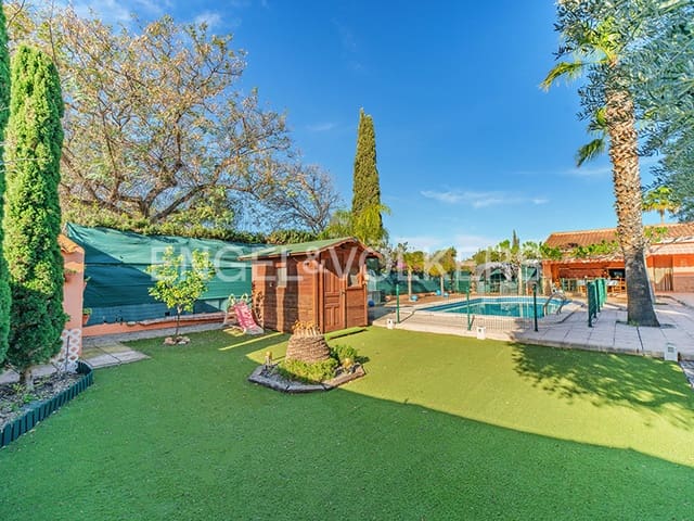 4 chambre Villa/Maison à vendre à San Vicente / Sant Vicent del Raspeig avec piscine garage - 695 000 € (Ref: 8897597)