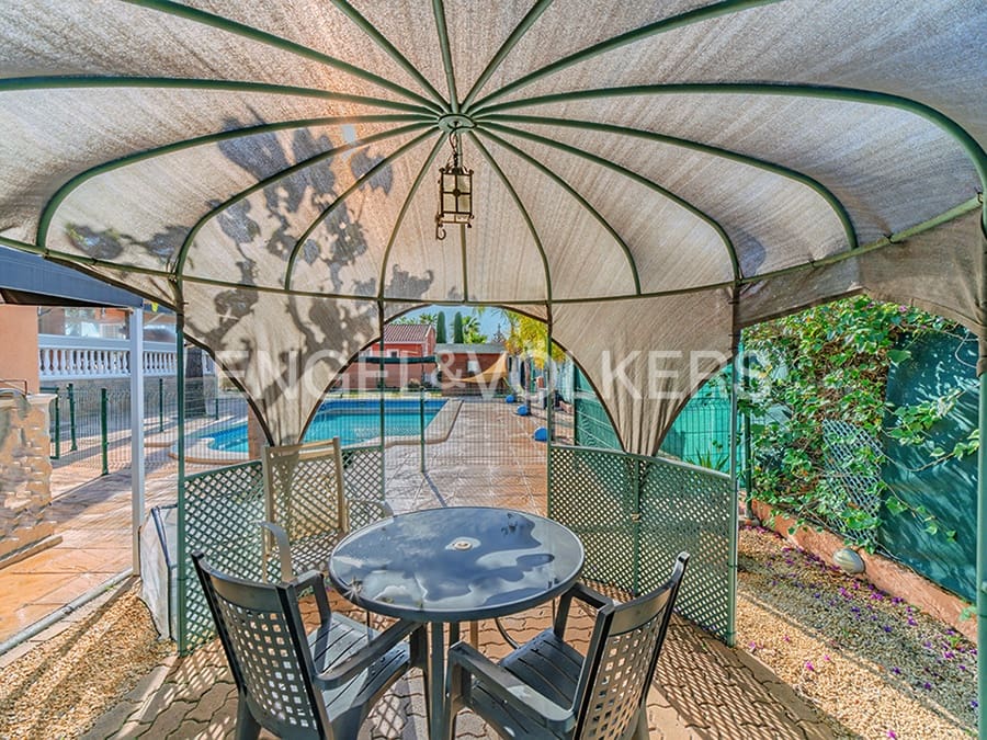 4 quarto Moradia para venda em San Vicente / Sant Vicent del Raspeig com piscina garagem - 695 000 € (Ref: 8897597)