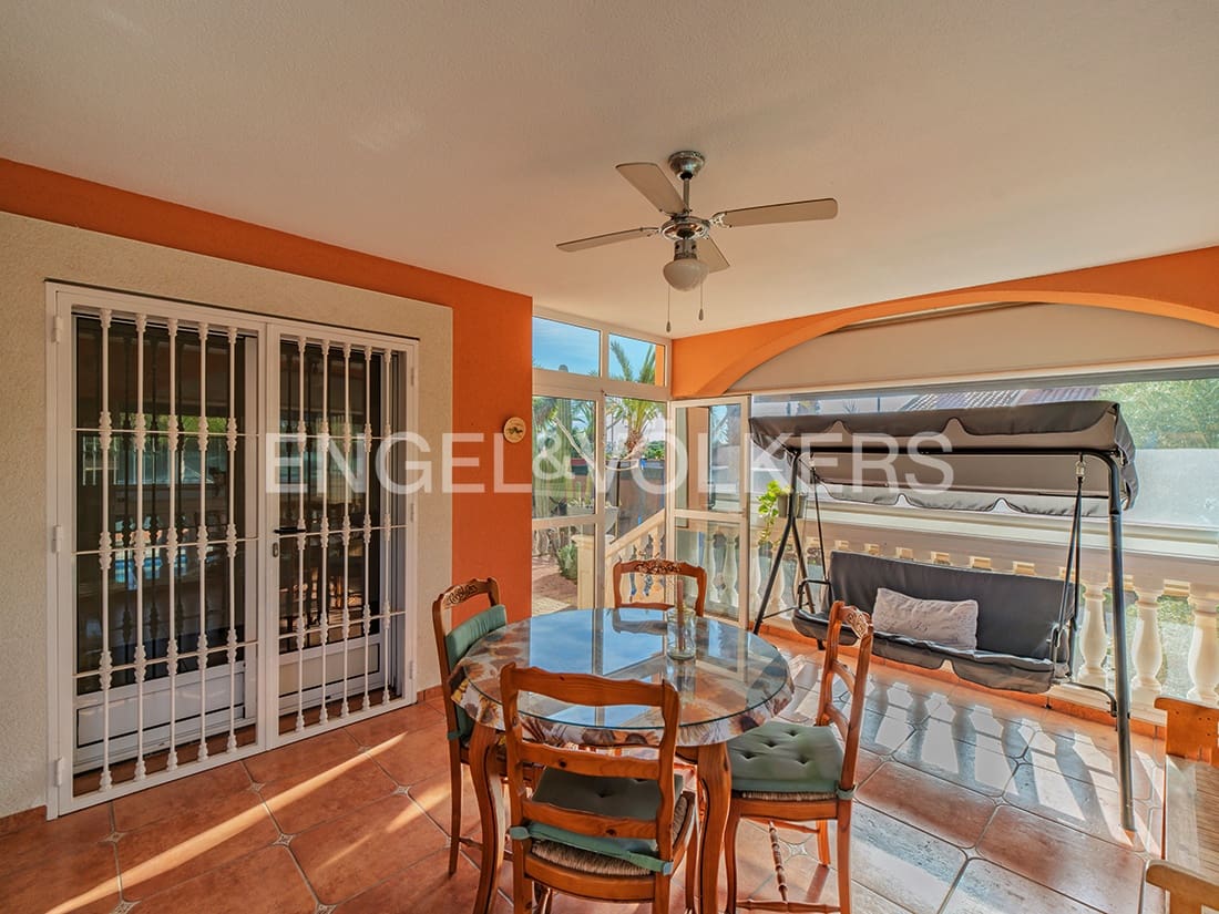 4 quarto Moradia para venda em San Vicente / Sant Vicent del Raspeig com piscina garagem - 695 000 € (Ref: 8897597)