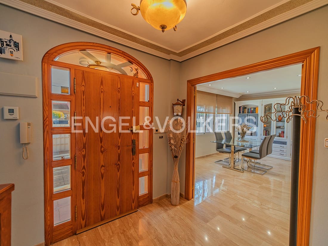 4 quarto Moradia para venda em San Vicente / Sant Vicent del Raspeig com piscina garagem - 695 000 € (Ref: 8897597)