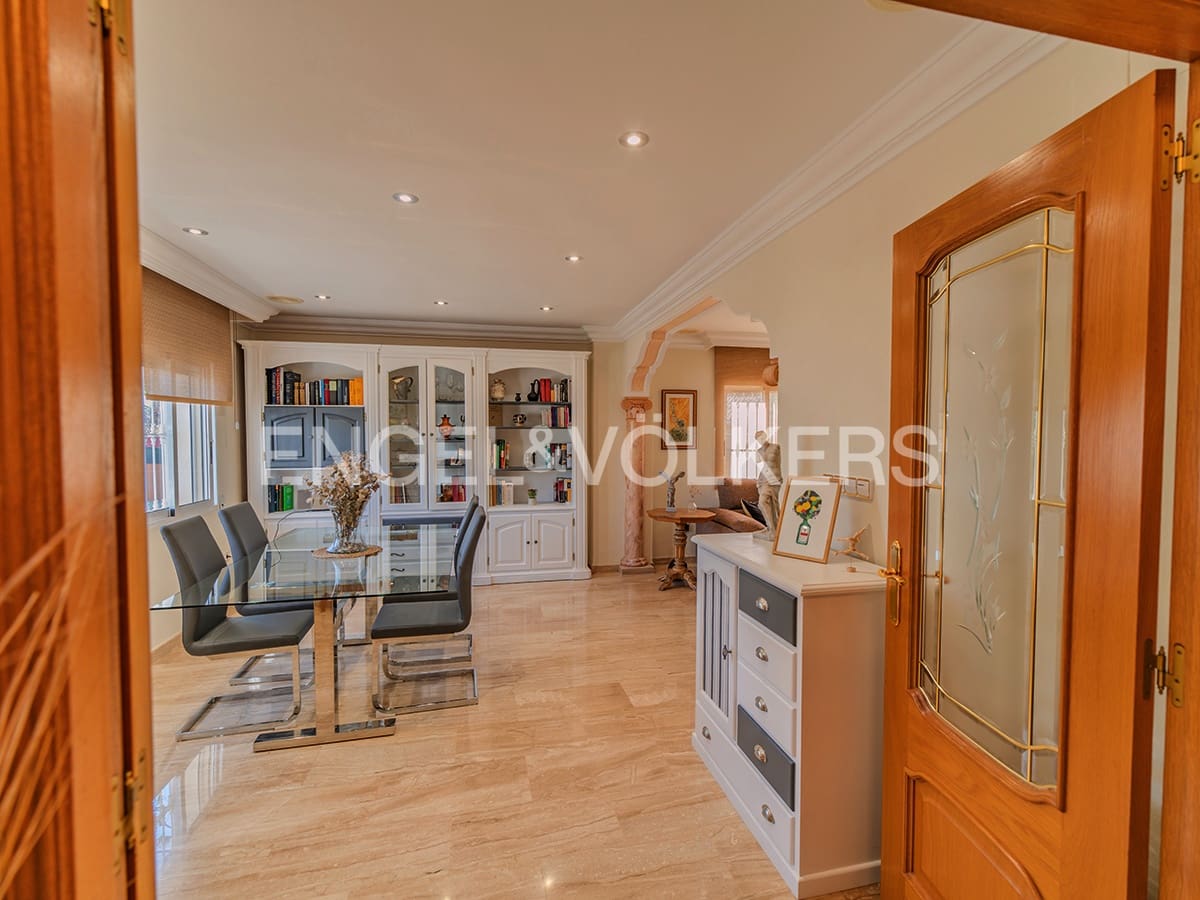 4 quarto Moradia para venda em San Vicente / Sant Vicent del Raspeig com piscina garagem - 695 000 € (Ref: 8897597)