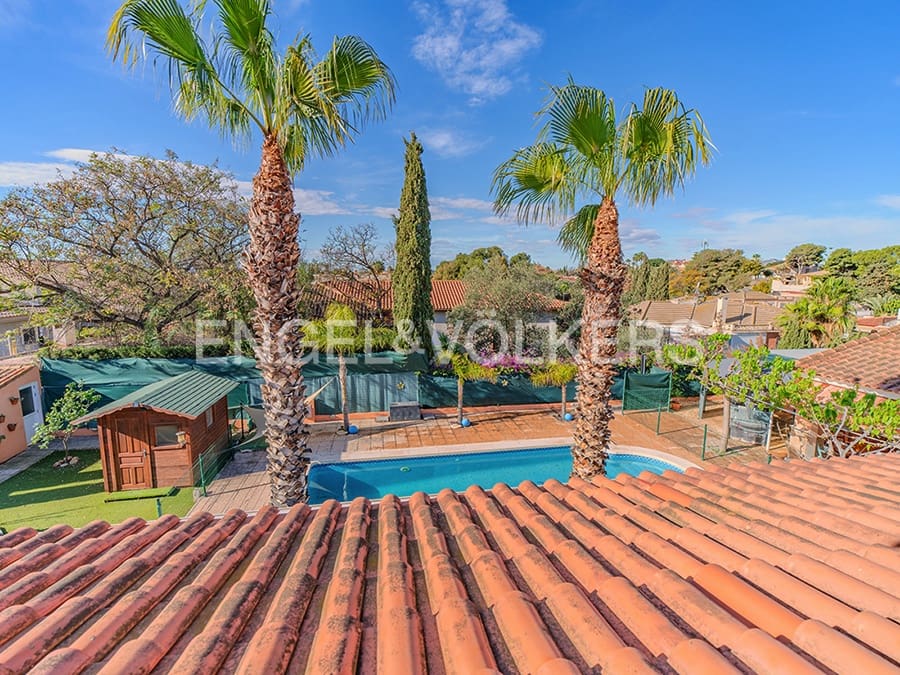 4 quarto Moradia para venda em San Vicente / Sant Vicent del Raspeig com piscina garagem - 695 000 € (Ref: 8897597)