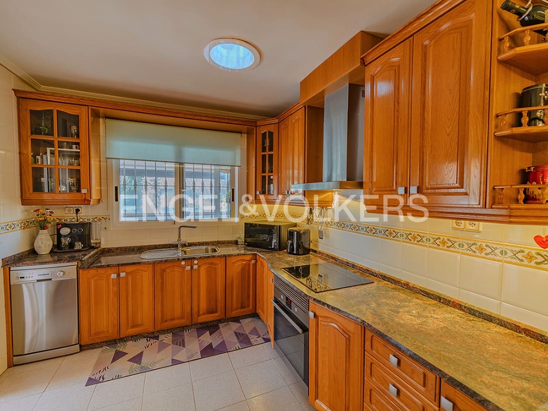 4 quarto Moradia para venda em San Vicente / Sant Vicent del Raspeig com piscina garagem - 695 000 € (Ref: 8897597)