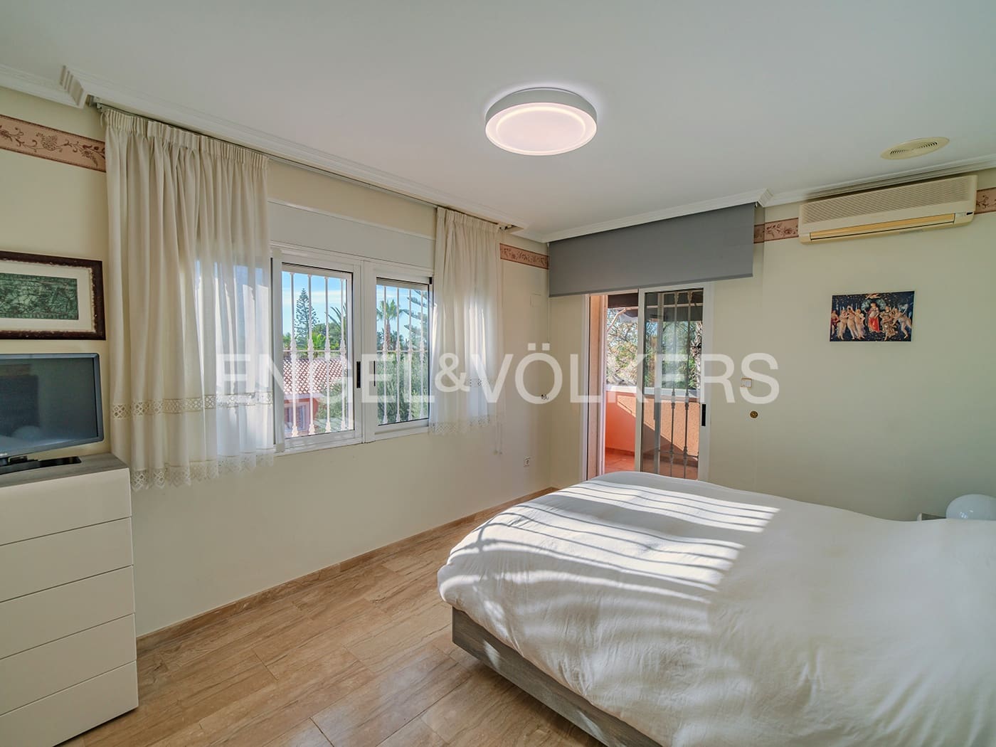 4 quarto Moradia para venda em San Vicente / Sant Vicent del Raspeig com piscina garagem - 695 000 € (Ref: 8897597)