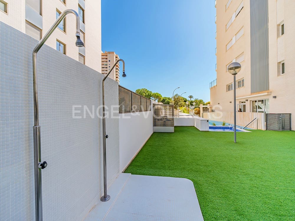 1 soveværelse Lejlighed til salg i Alicante by med swimmingpool garage - € 315.000 (Ref: 8909682)