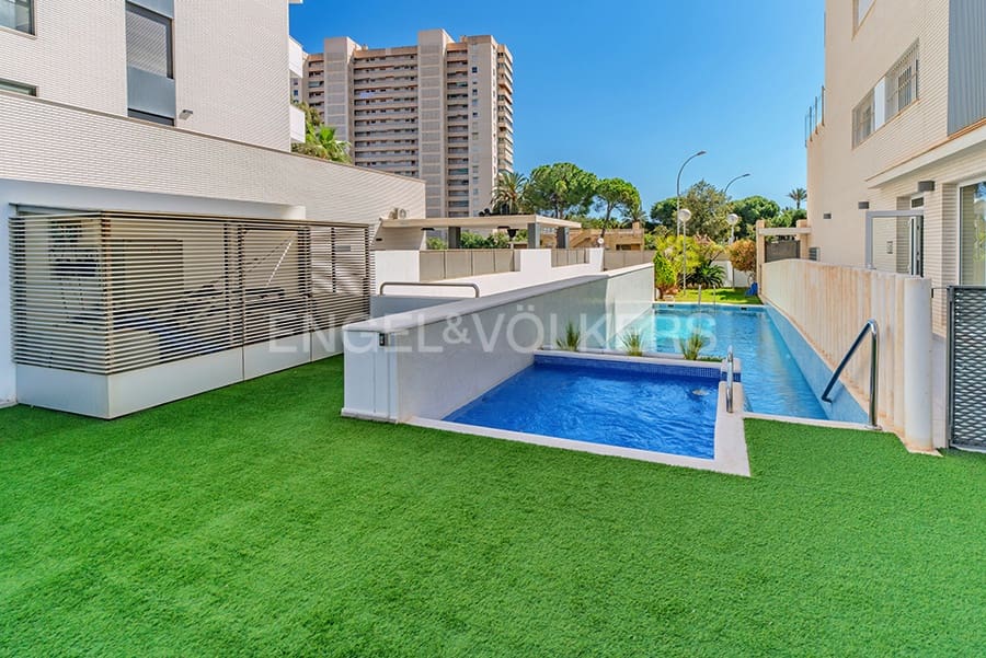 1 soveværelse Lejlighed til salg i Alicante by med swimmingpool garage - € 315.000 (Ref: 8909682)