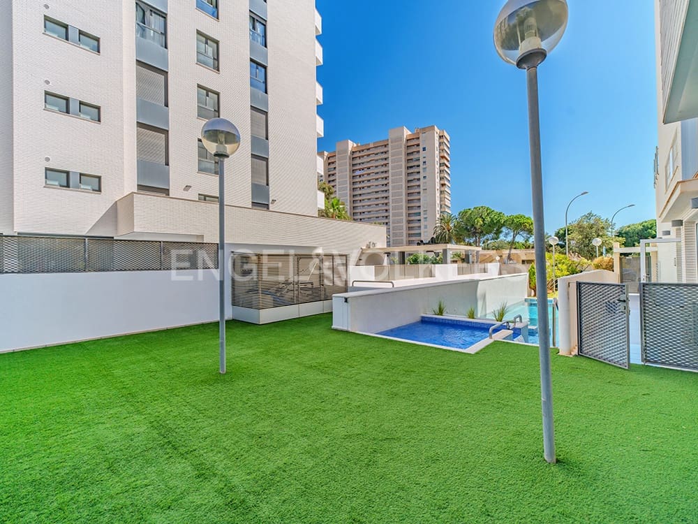 1 soveværelse Lejlighed til salg i Alicante by med swimmingpool garage - € 315.000 (Ref: 8909682)