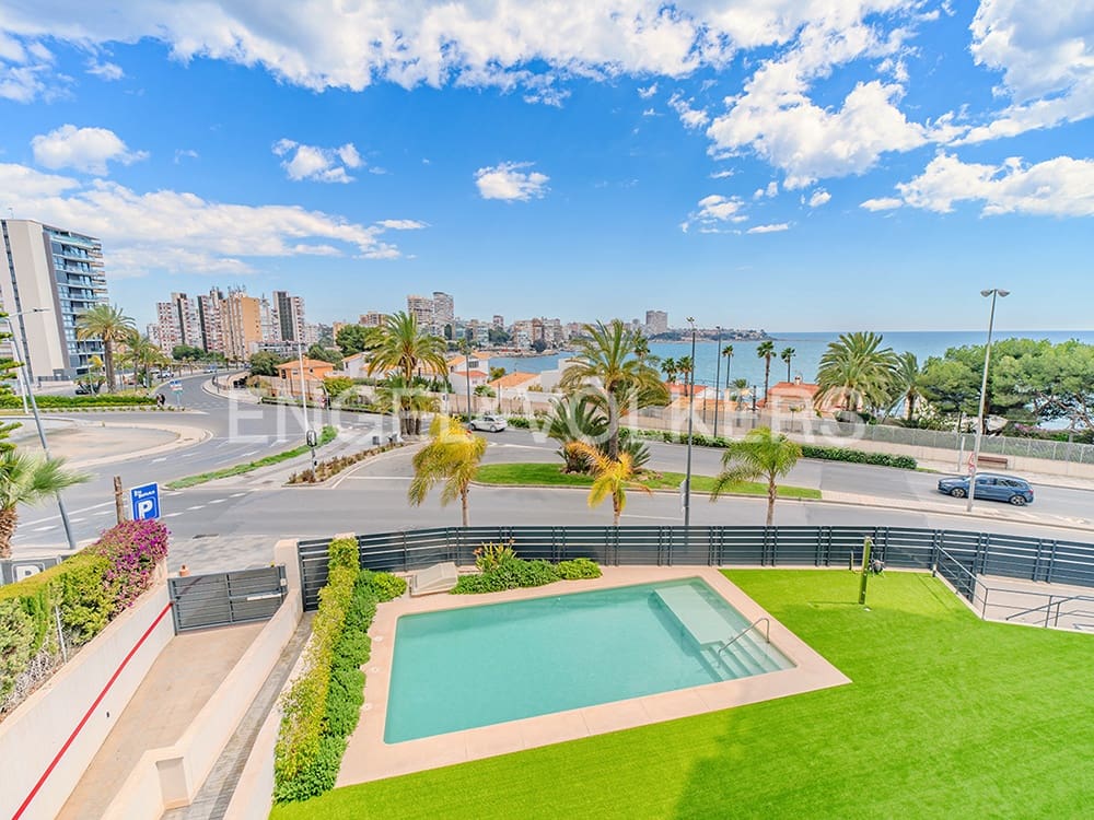 3 soveværelse Villa til salg i Alicante by med swimmingpool garage - € 1.175.000 (Ref: 8909708)