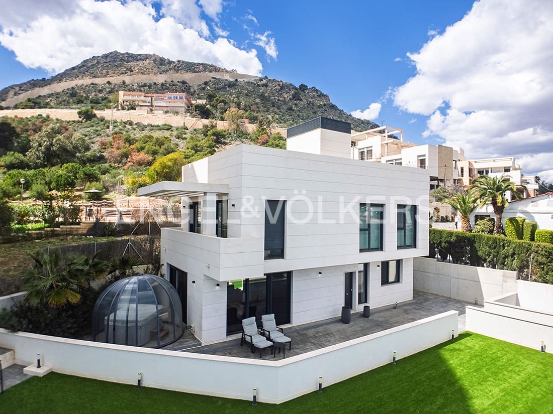 3 soveværelse Villa til salg i Alicante by med swimmingpool garage - € 1.175.000 (Ref: 8909708)