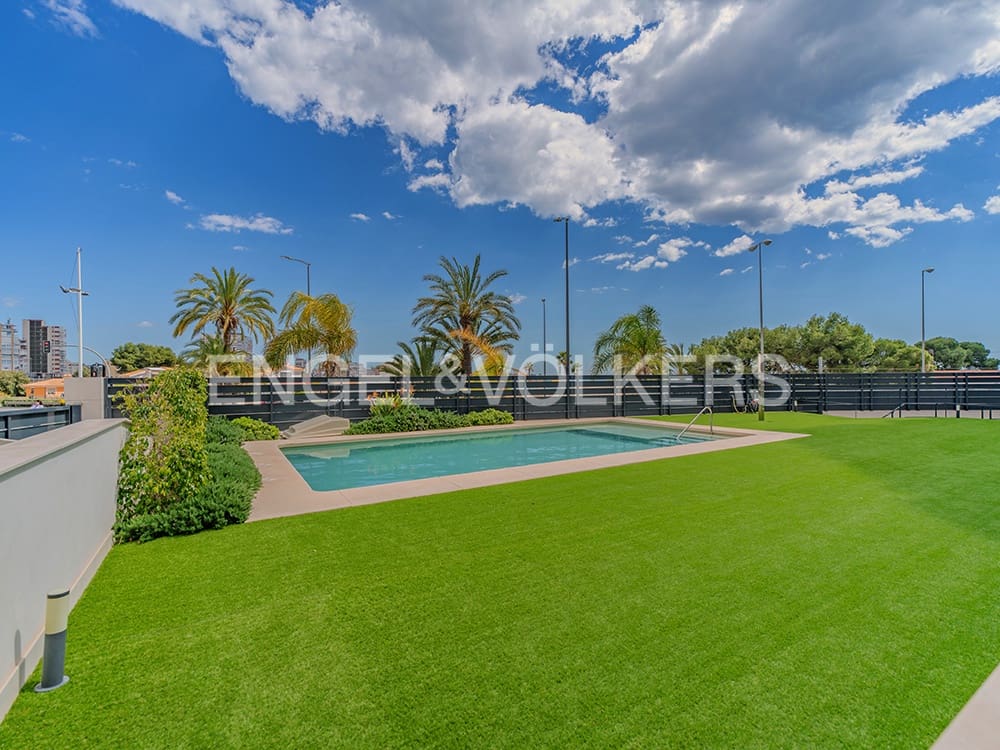 3 soveværelse Villa til salg i Alicante by med swimmingpool garage - € 1.175.000 (Ref: 8909708)