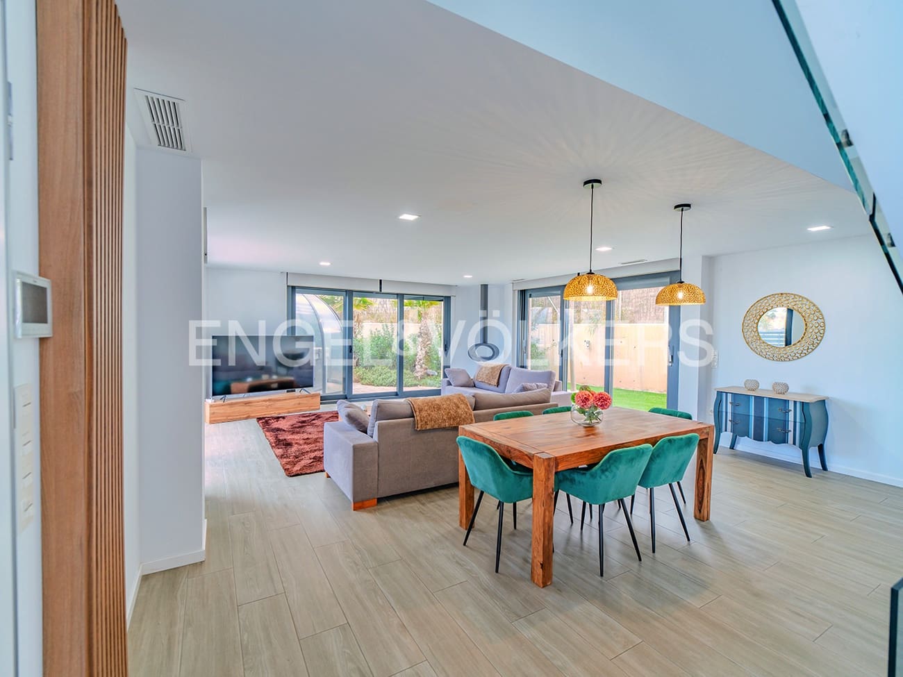 3 soveværelse Villa til salg i Alicante by med swimmingpool garage - € 1.175.000 (Ref: 8909708)