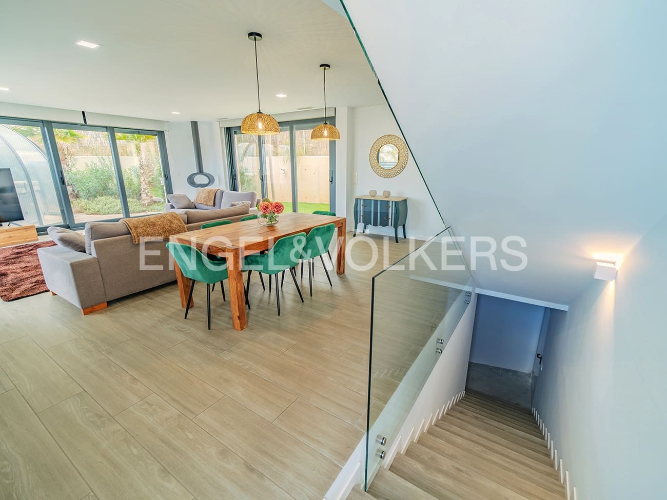 3 soveværelse Villa til salg i Alicante by med swimmingpool garage - € 1.175.000 (Ref: 8909708)