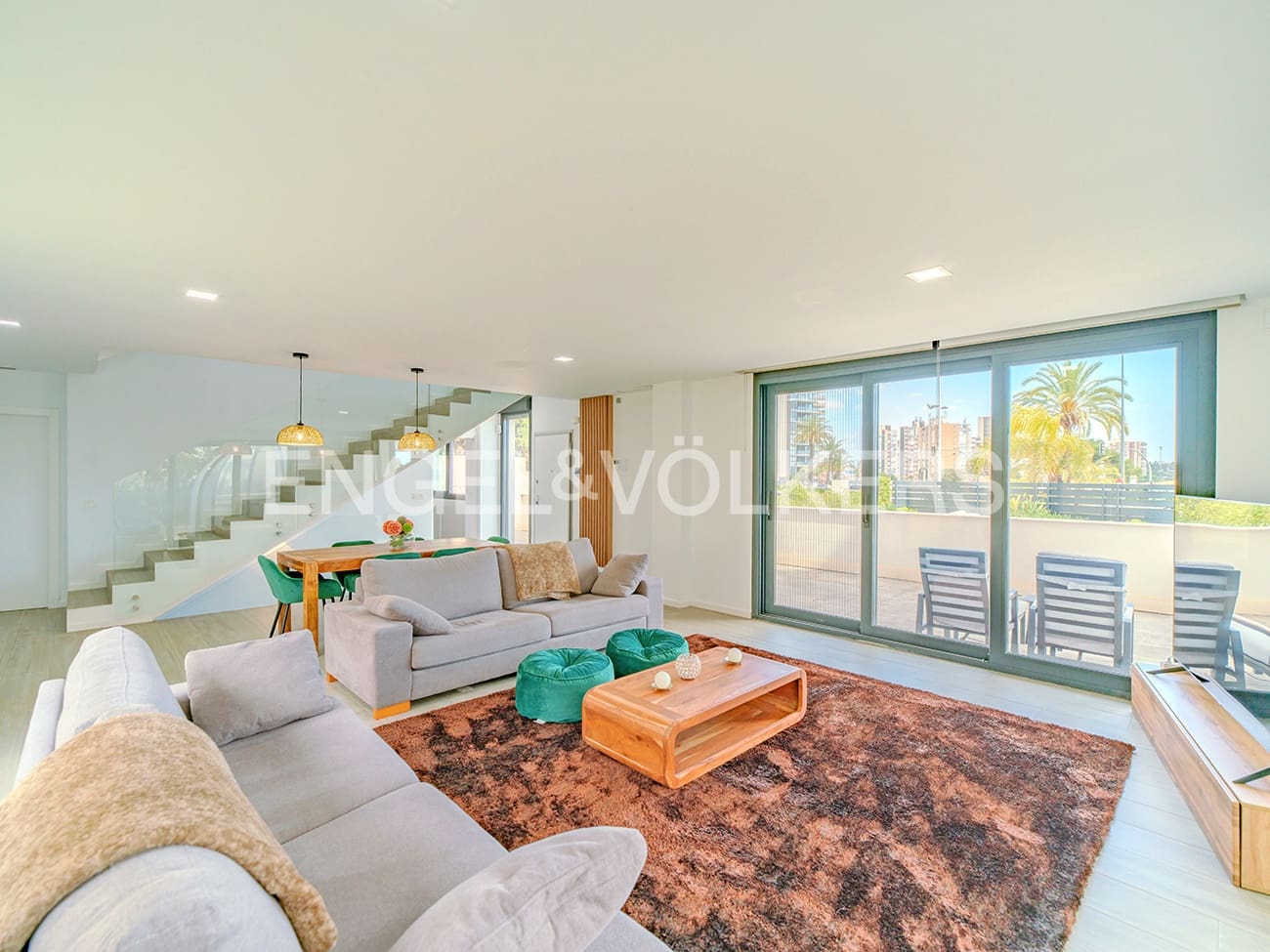 3 soveværelse Villa til salg i Alicante by med swimmingpool garage - € 1.175.000 (Ref: 8909708)