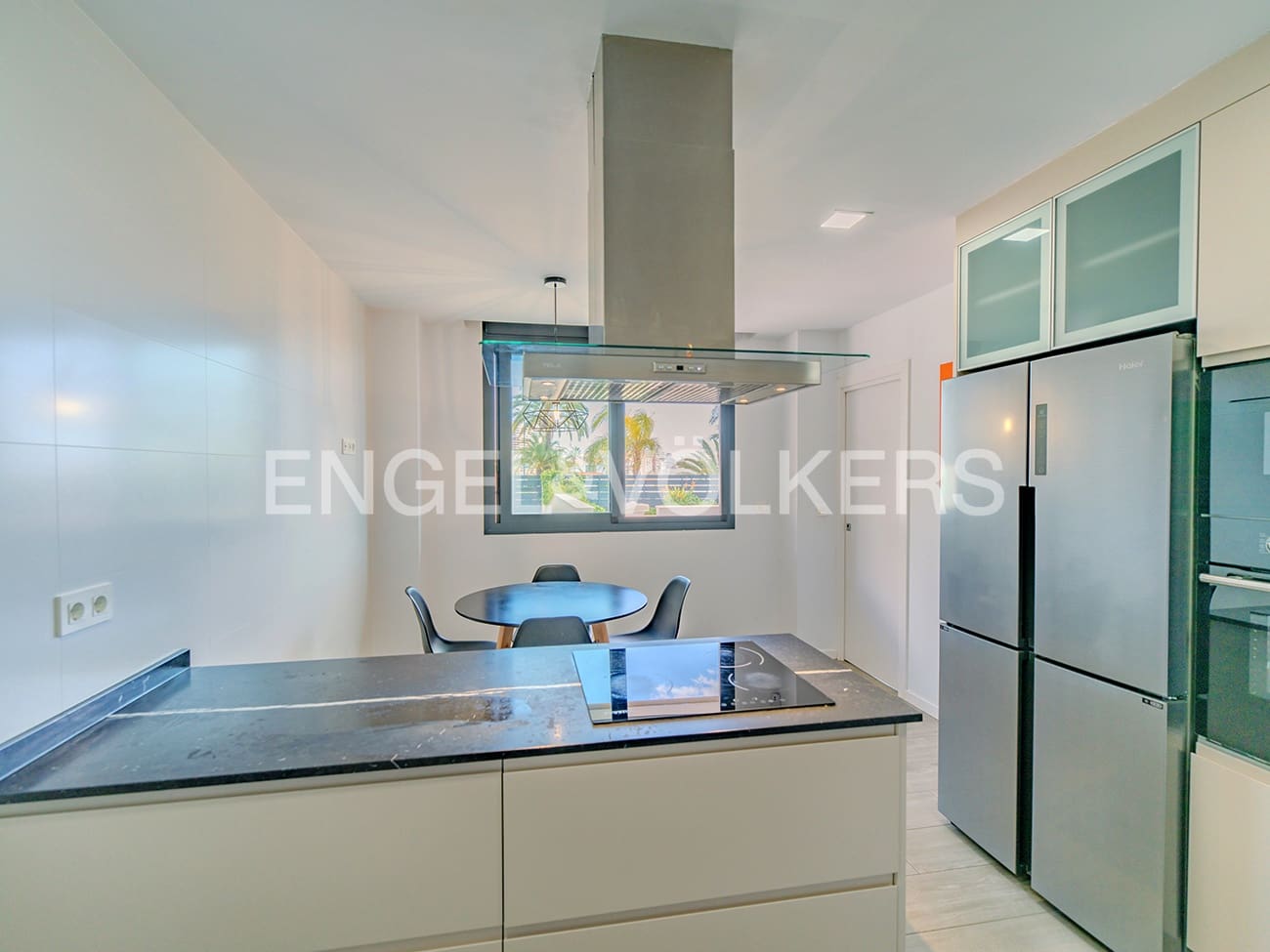 3 soveværelse Villa til salg i Alicante by med swimmingpool garage - € 1.175.000 (Ref: 8909708)