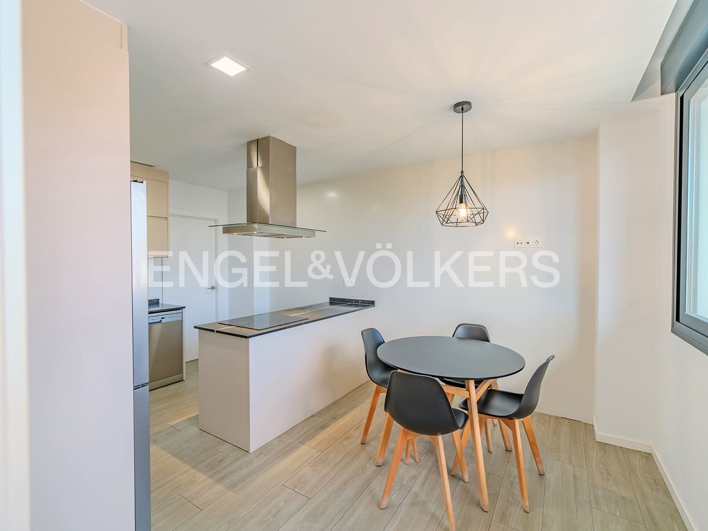 3 soveværelse Villa til salg i Alicante by med swimmingpool garage - € 1.175.000 (Ref: 8909708)