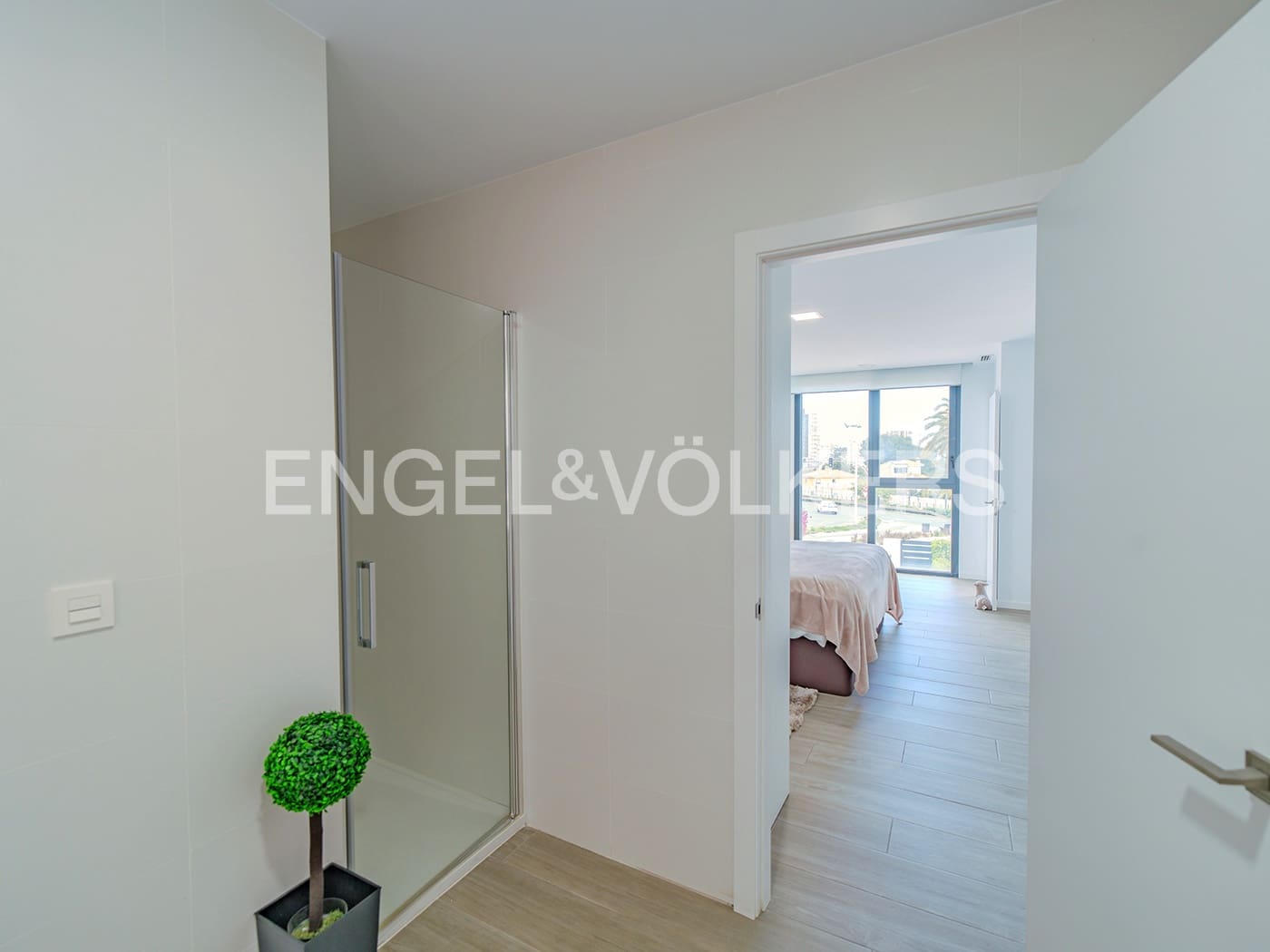 3 soveværelse Villa til salg i Alicante by med swimmingpool garage - € 1.175.000 (Ref: 8909708)