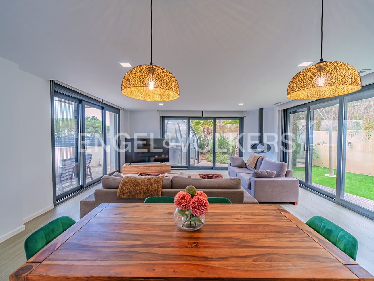 3 soveværelse Villa til salg i Alicante by med swimmingpool garage - € 1.175.000 (Ref: 8909708)