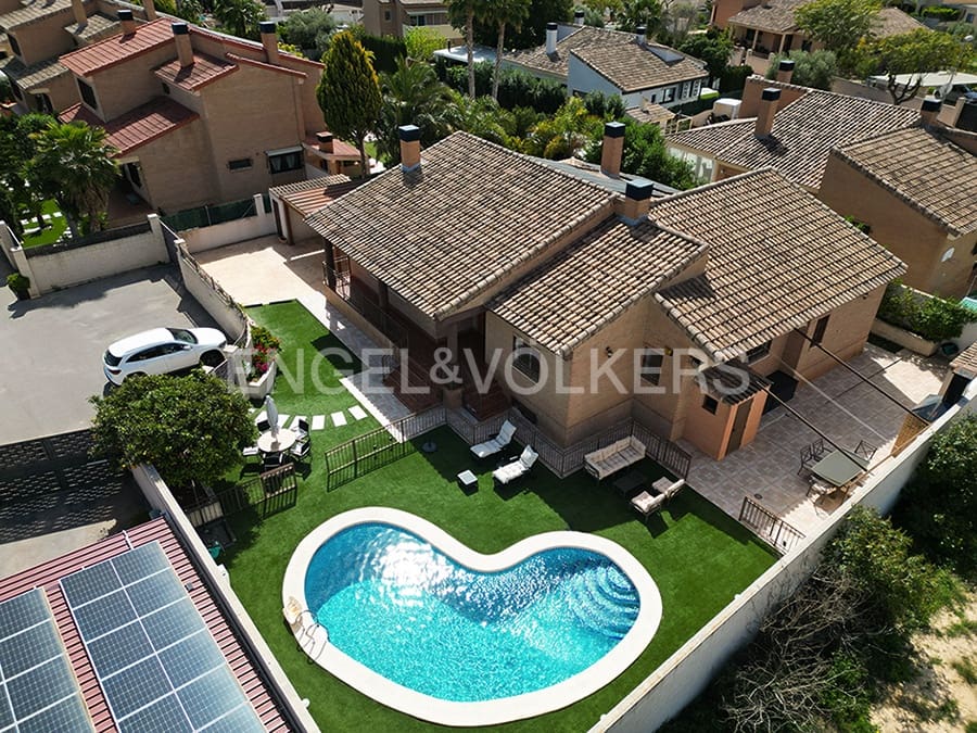 Chalet en Muchamiel / Mutxamel en venta - 740.000 € (Ref: 8915881)