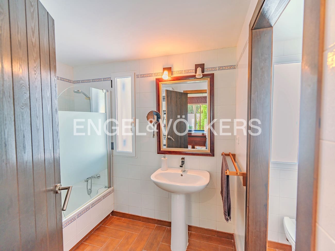 Villa for sale in Alicante / Alacant city with pool garage - € 995,000 (Ref: 8920282)