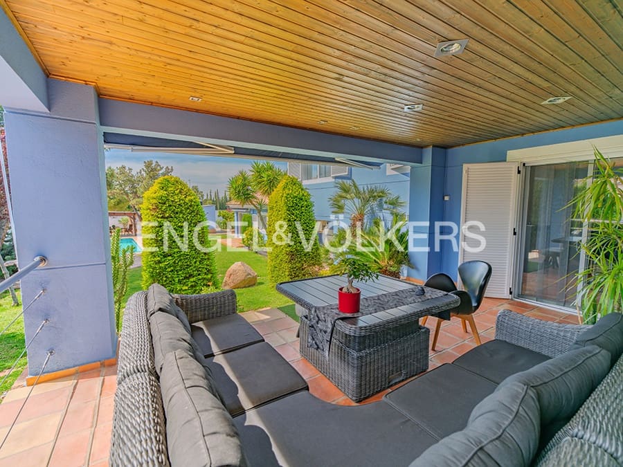 Villa for sale in Alicante / Alacant city with pool garage - € 995,000 (Ref: 8920282)