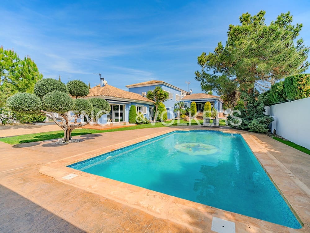 Villa for sale in Alicante / Alacant city with pool garage - € 995,000 (Ref: 8920282)