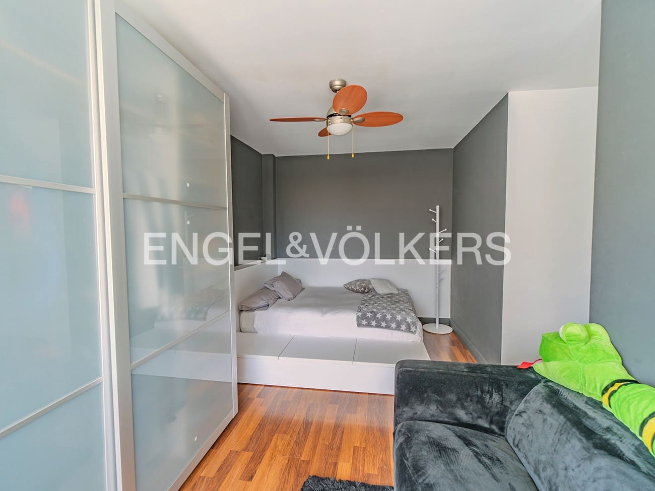 Villa for sale in Alicante / Alacant city with pool garage - € 995,000 (Ref: 8920282)