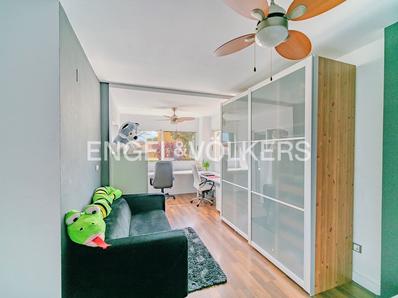 Villa for sale in Alicante / Alacant city with pool garage - € 995,000 (Ref: 8920282)