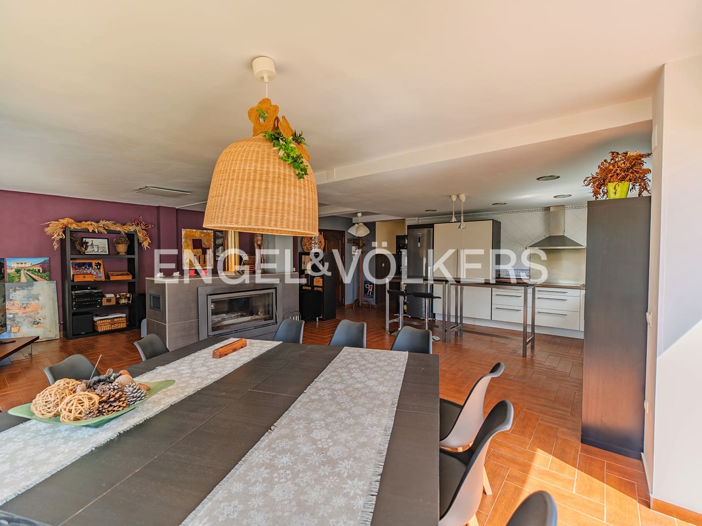 Villa for sale in Alicante / Alacant city with pool garage - € 995,000 (Ref: 8920282)