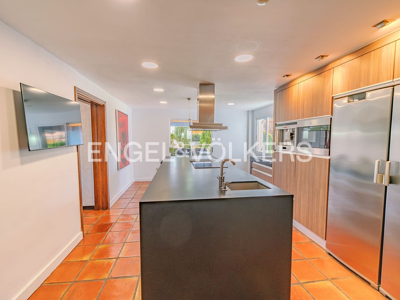 Villa for sale in Alicante / Alacant city with pool garage - € 995,000 (Ref: 8920282)