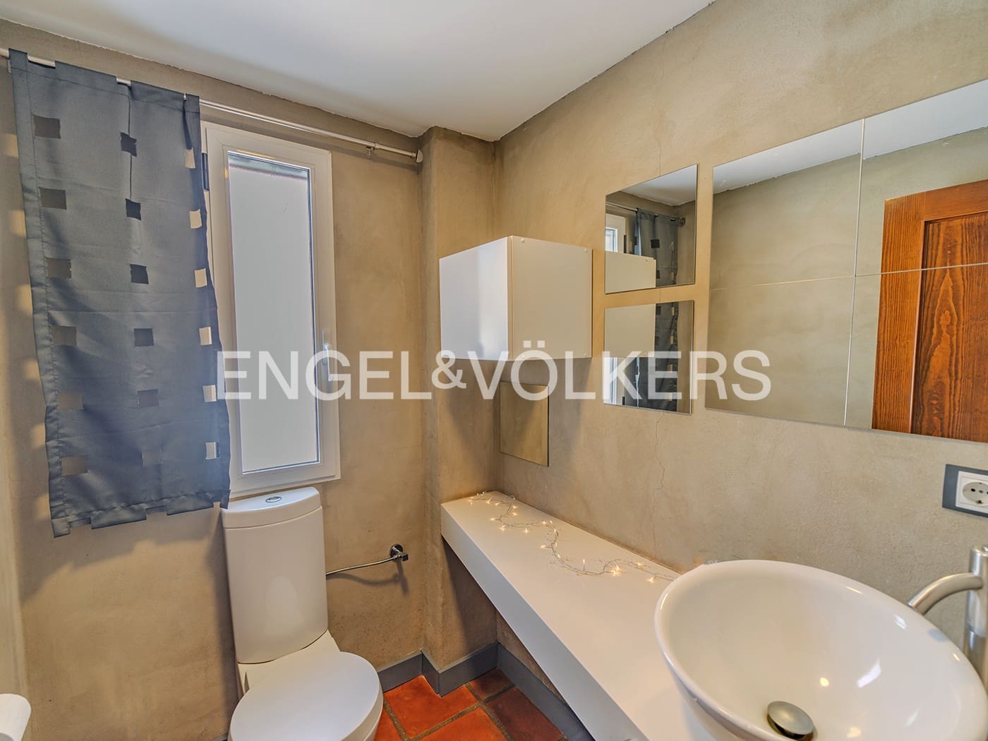 Villa for sale in Alicante / Alacant city with pool garage - € 995,000 (Ref: 8920282)