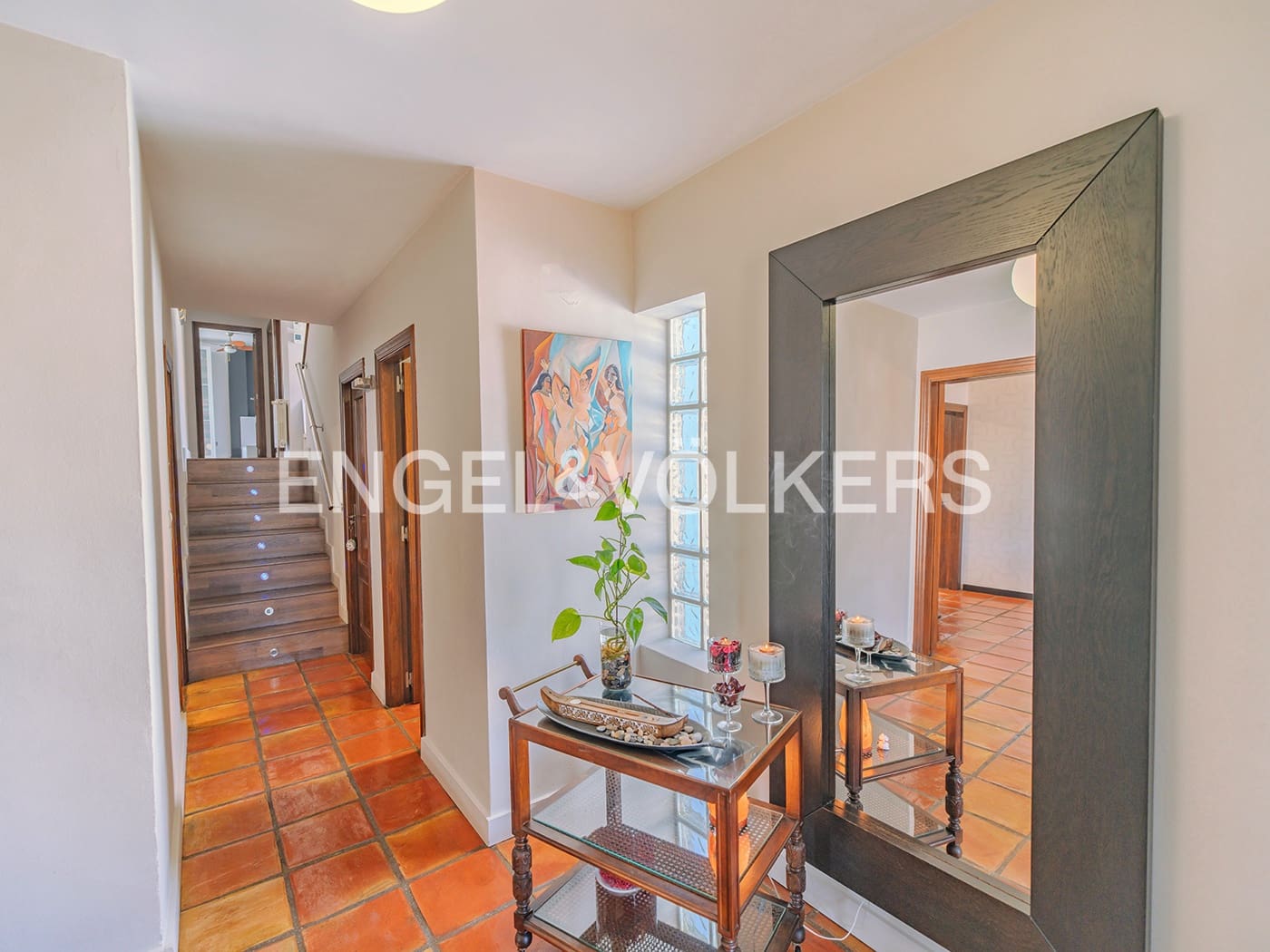 Villa for sale in Alicante / Alacant city with pool garage - € 995,000 (Ref: 8920282)