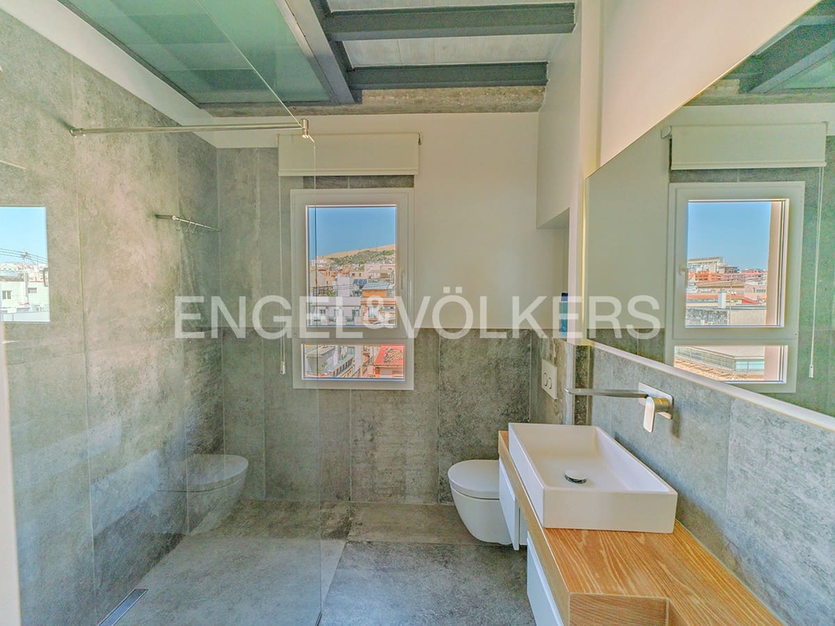 4 soveværelse Penthouse til salg i Alicante by - € 1.350.000 (Ref: 8931193)