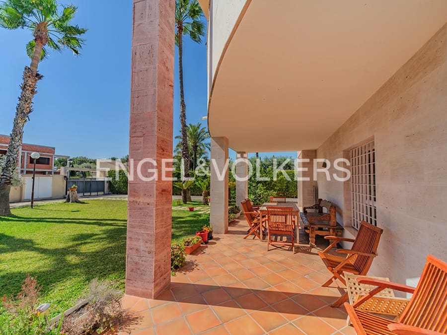 Villa for sale in San Juan de Alicante / Sant Joan d'Alacant with pool garage - € 890,000 (Ref: 8931342)