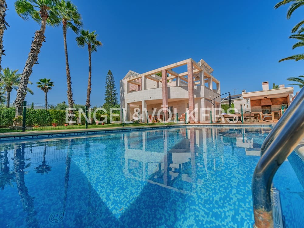 Villa for sale in San Juan de Alicante / Sant Joan d'Alacant with pool garage - € 890,000 (Ref: 8931342)