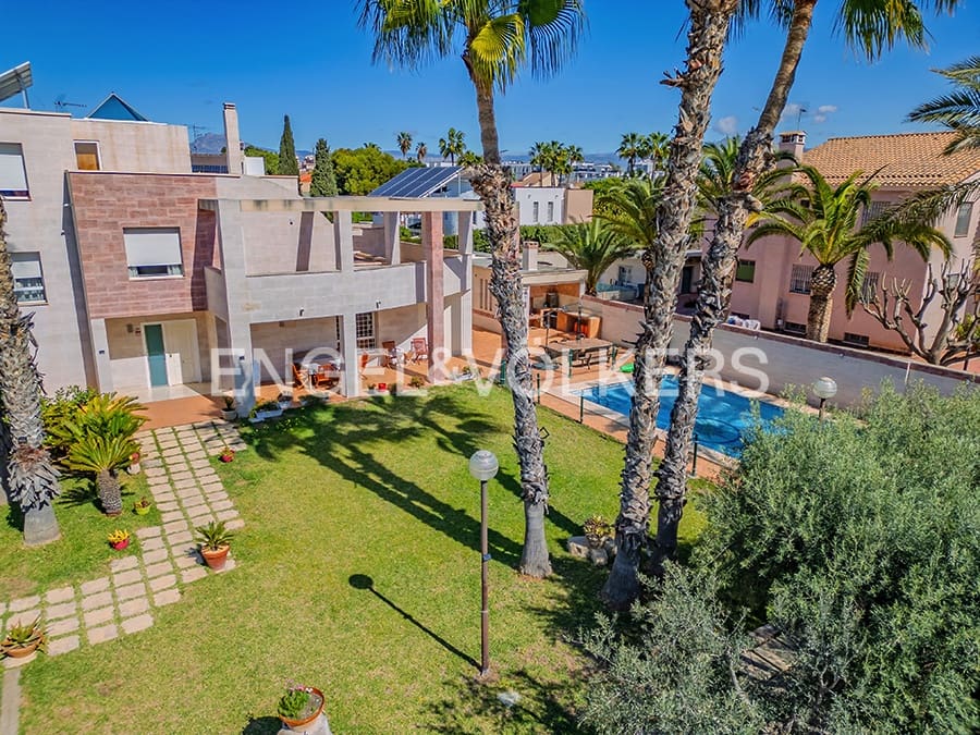 Villa for sale in San Juan de Alicante / Sant Joan d'Alacant with pool garage - € 890,000 (Ref: 8931342)