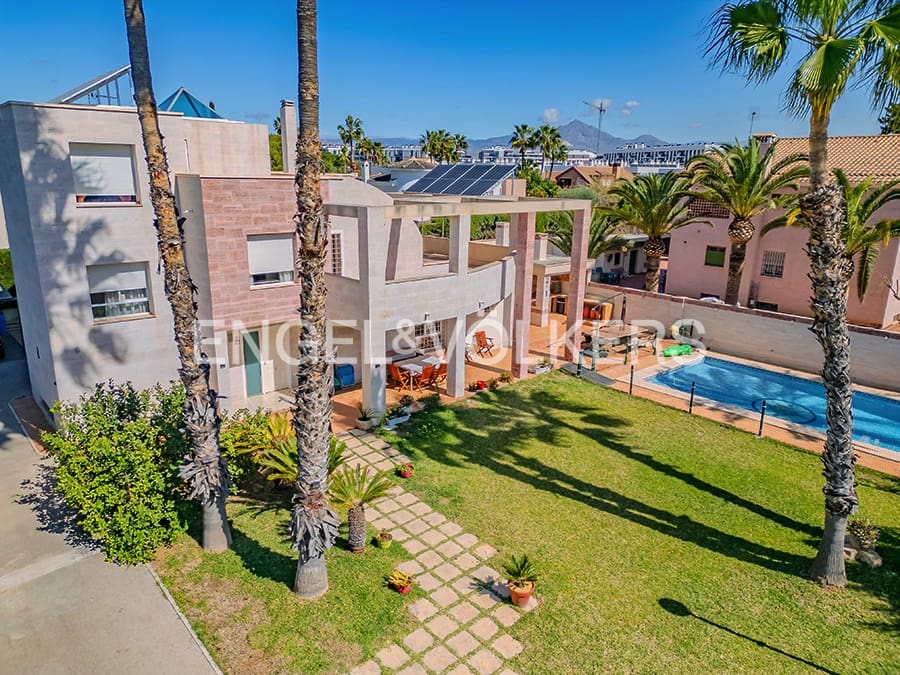 Villa for sale in San Juan de Alicante / Sant Joan d'Alacant with pool garage - € 890,000 (Ref: 8931342)