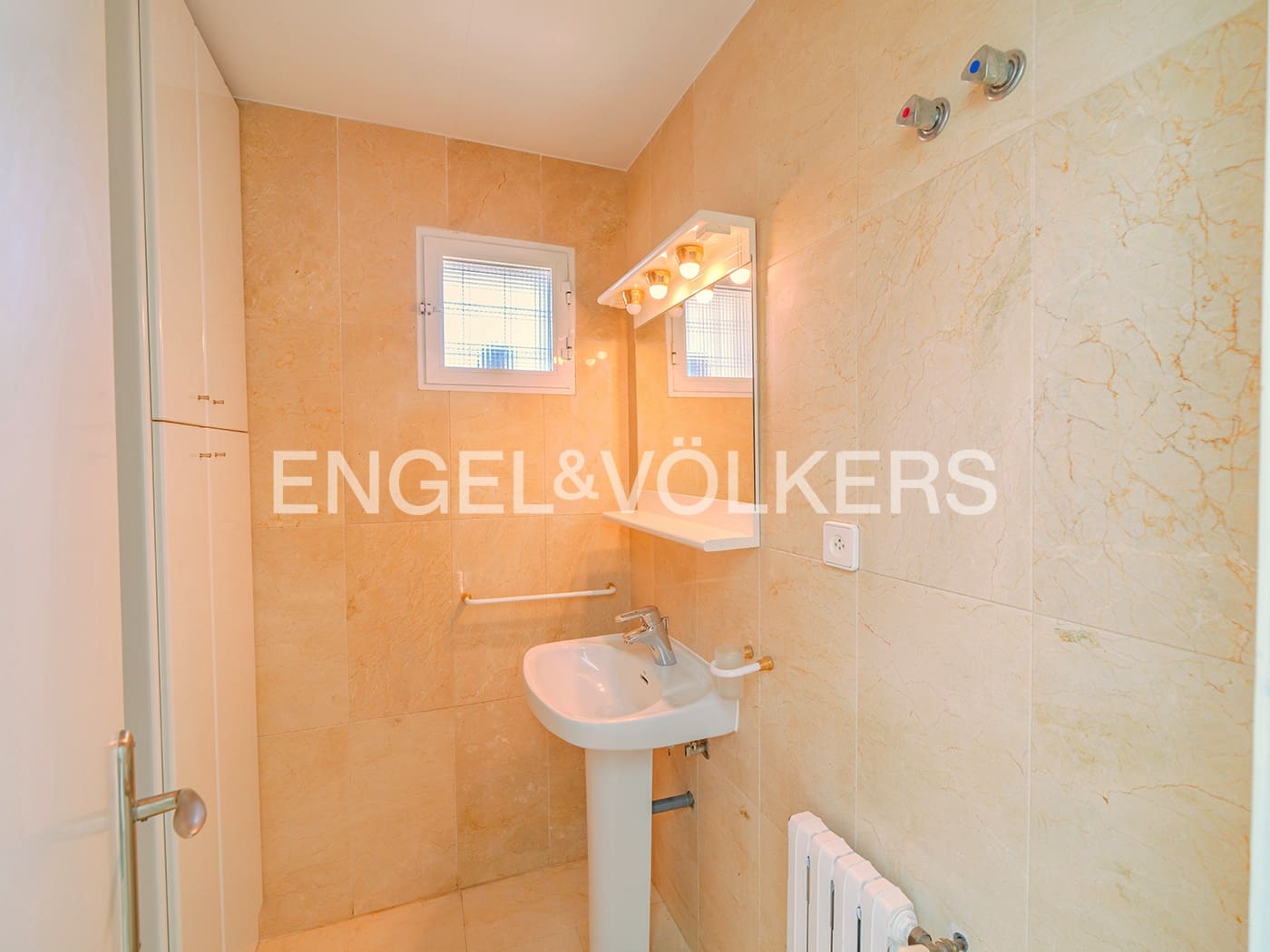 Villa for sale in San Juan de Alicante / Sant Joan d'Alacant with pool garage - € 890,000 (Ref: 8931342)