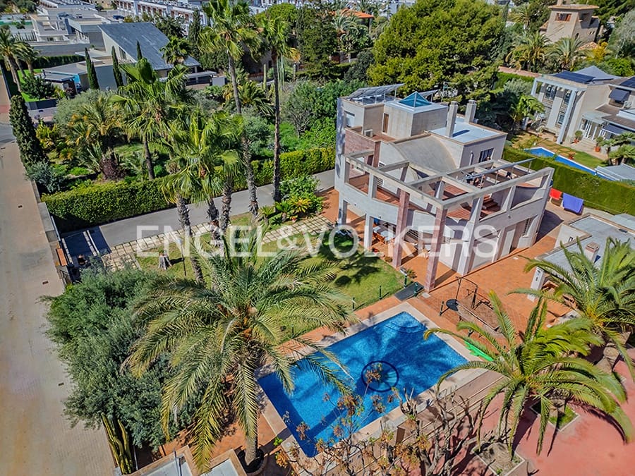 Villa for sale in San Juan de Alicante / Sant Joan d'Alacant with pool garage - € 890,000 (Ref: 8931342)