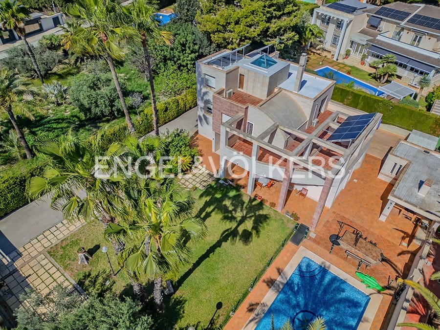 Villa for sale in San Juan de Alicante / Sant Joan d'Alacant with pool garage - € 890,000 (Ref: 8931342)