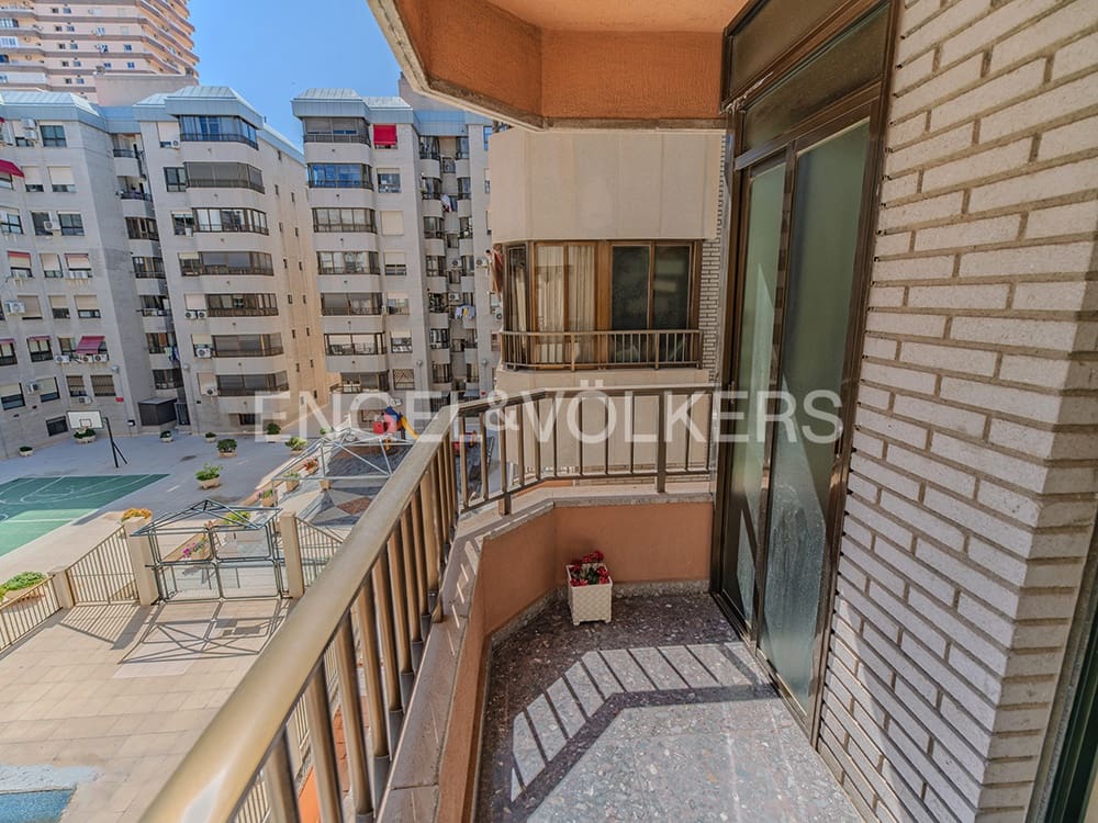 4 chambre Appartement à vendre à Alicante ville avec piscine garage - 480 000 € (Ref: 8953313)