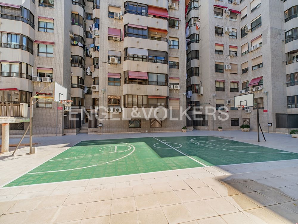 4 chambre Appartement à vendre à Alicante ville avec piscine garage - 480 000 € (Ref: 8953313)