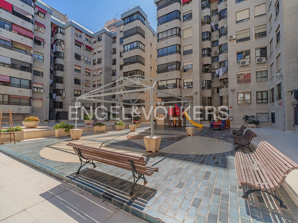 4 chambre Appartement à vendre à Alicante ville avec piscine garage - 480 000 € (Ref: 8953313)