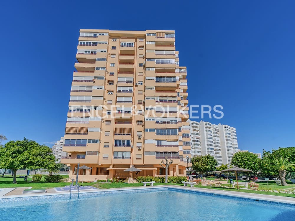 Lejlighed til salg i Alicante by med swimmingpool garage - € 295.000 (Ref: 8956217)