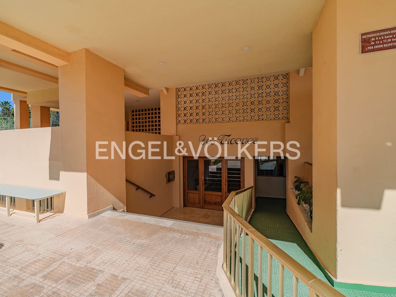 Lejlighed til salg i Alicante by med swimmingpool garage - € 295.000 (Ref: 8956217)