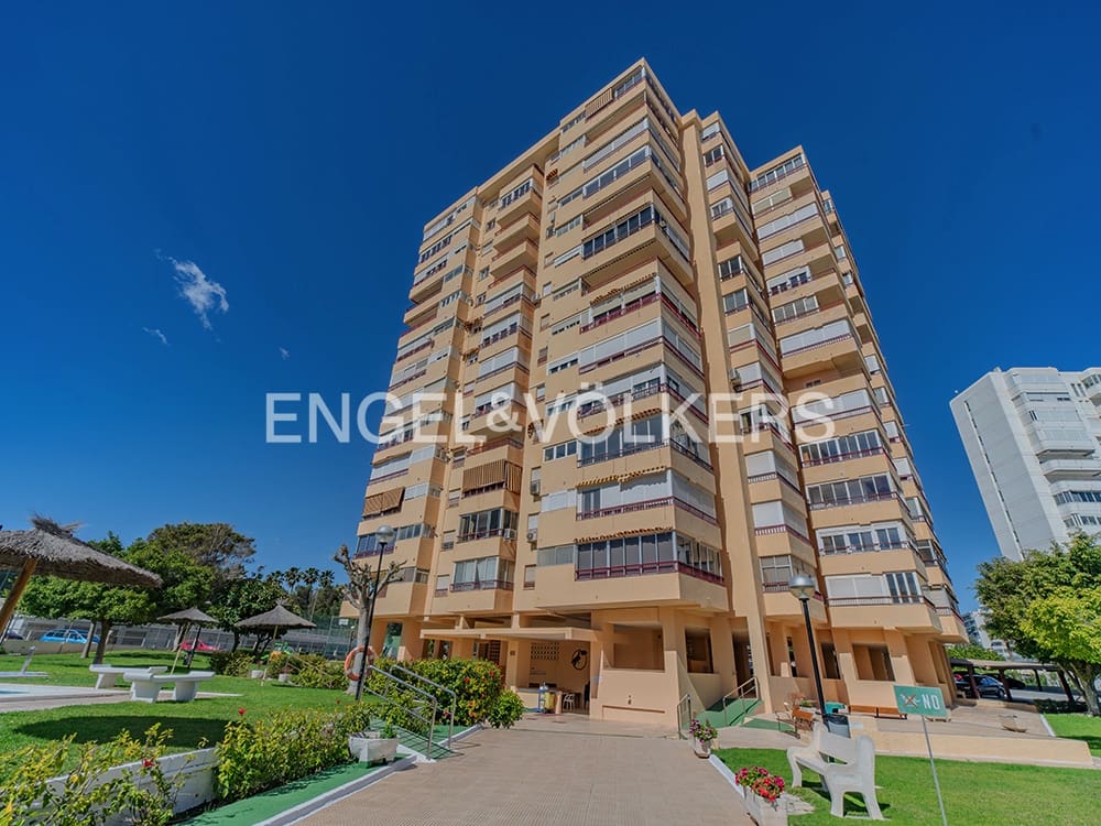 Lejlighed til salg i Alicante by med swimmingpool garage - € 295.000 (Ref: 8956217)