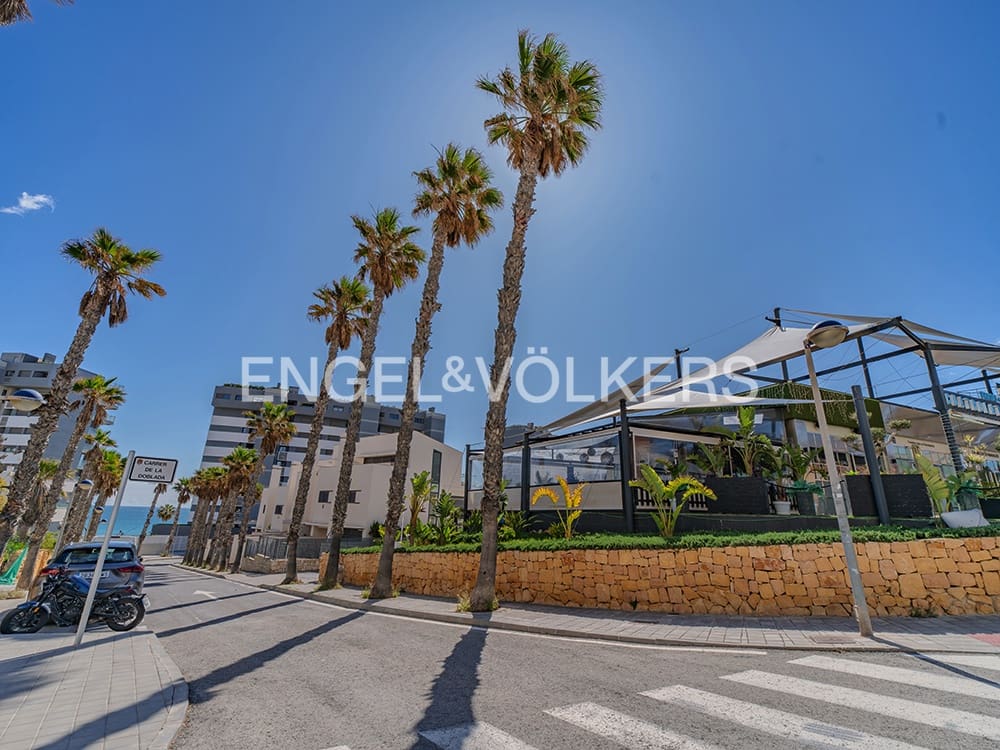 Lejlighed til salg i Alicante by med swimmingpool garage - € 295.000 (Ref: 8956217)