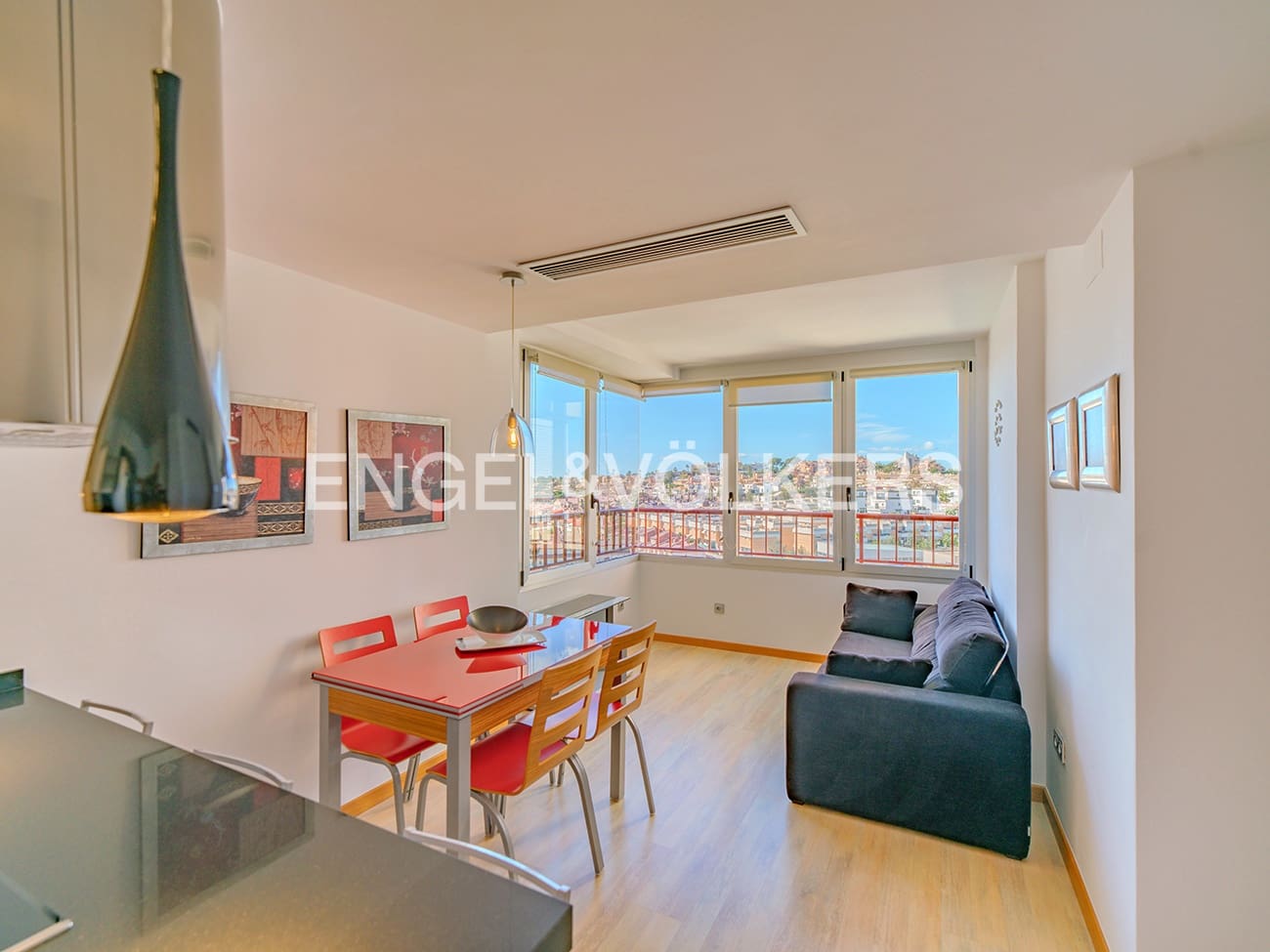 Lejlighed til salg i Alicante by med swimmingpool garage - € 295.000 (Ref: 8956217)