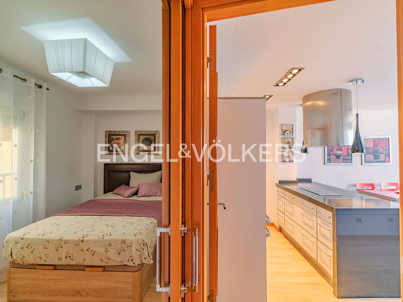 Lejlighed til salg i Alicante by med swimmingpool garage - € 295.000 (Ref: 8956217)