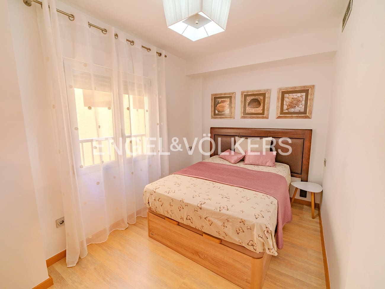 Lejlighed til salg i Alicante by med swimmingpool garage - € 295.000 (Ref: 8956217)